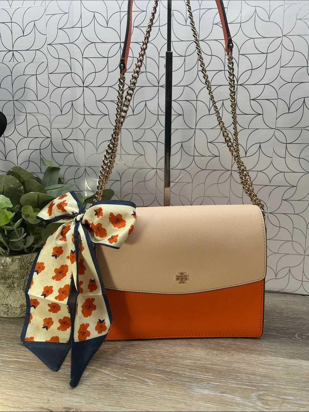 5312 NWOT Tory Burch Emerson Envelope convertible Shoulder Bag 415312